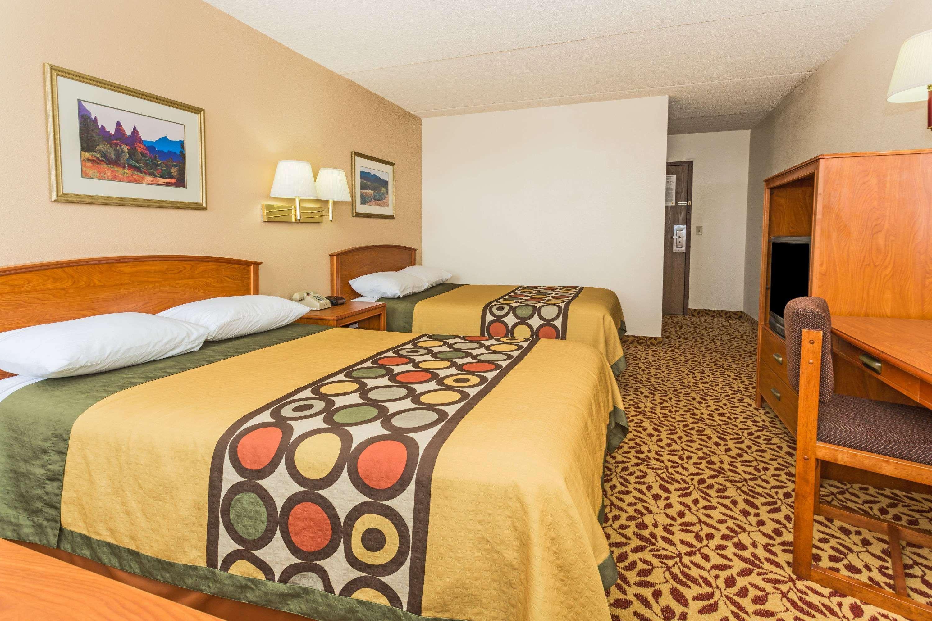 Super 8 By Wyndham Colo. Sprs. Garden Of The Gods Hotel Колорадо Спрингс Екстериор снимка